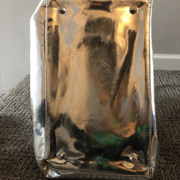 Lululemon silver duffel bag - Picture 5 of 8